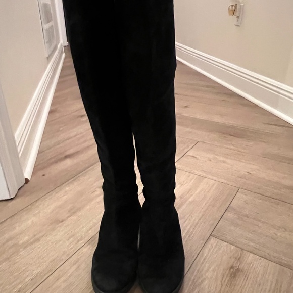 Vintage Stuart Weitzman Suede Knee-High Boots – Style KW 95606 – Size 7.5M - Picture 2 of 8
